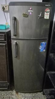 Whirlpool Double door refrigerator in good working condition 