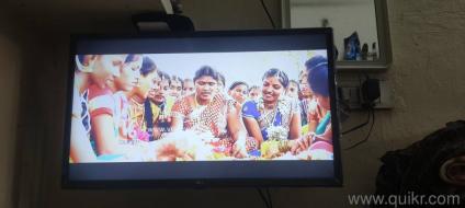 LG 32 inches Smart TV just 11 months old. along with packing box and wallmout stand. 