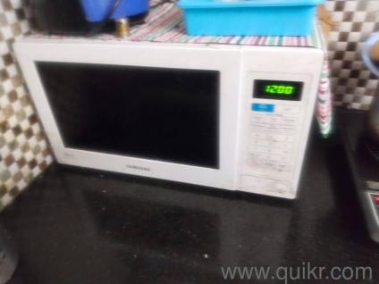 microwave oven in good working condition 
