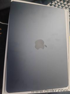 macbook m5 CHIP 13INC 16 1TB.