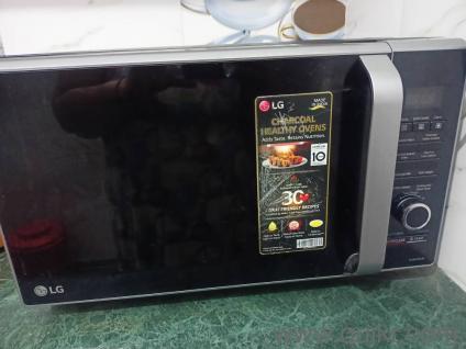 LG Microwave oven Hardly used in very good condition