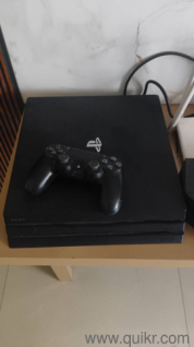 Ps4 pro 1tb new condition without scratches 