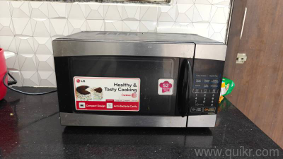 LG Compact Solo Microwave Oven - 52 Auto-Cook Menus & i-Wave Tech (Great Condition)