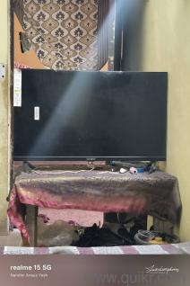 Samsung smart tv 32inch display me 2line hai patli si