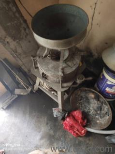 hmare paas aata chaki hai 2 saal purani sath me 2hp ki motor hai 