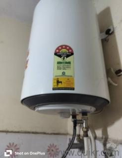 BPL 25-liter geyser in good condition. selling because of moving out. available  on 31st Aug