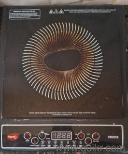Pigeon by Stovekraft Cruise 1800 watt Induction Cooktop With Crystal Glass,7 Segments LED Display, Auto Switch Off - Black