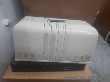 Singer 15-Class Sewing Machine  Good Working Condition