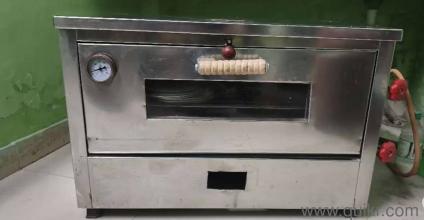 Commercial gas oven 