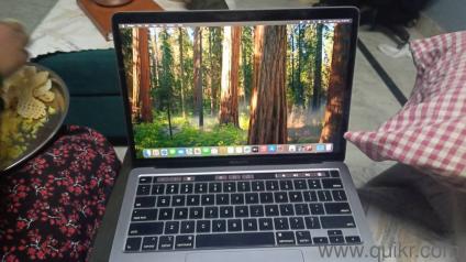 mackbook pro i5  8g ram 256 gb ssd  mint condition 