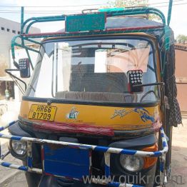 An less used very nice auto rickshaw for sale