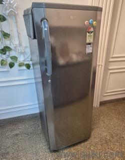 lg 270 liters fridge in new condition under 10yeras warranty available for sell, if anyone interested msg pls.