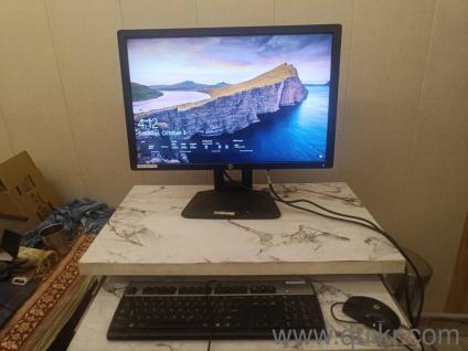 HP Computer desktop along with the table and all accessories 