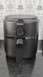 Philips Air Fryer NA120/00 (4.2L)  Like New, Box & Bill Available