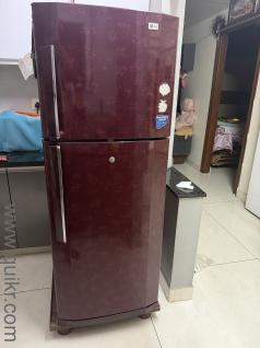 Well maintained Lg double door fridge very good working condition.