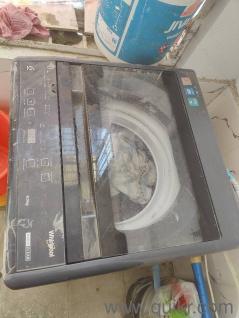 Whirlpool washing machine, 1year old, 6Ltr, Fully automated
