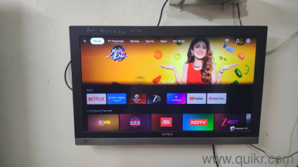 Selling LED 32 inches in good working Condition 