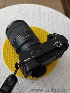Sony A6400 with kit lens: 18-135mm, Mint condition 
