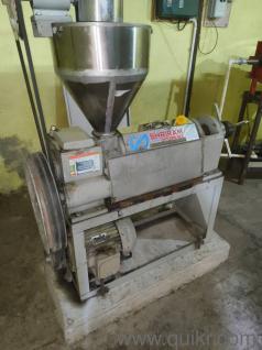 Cold press oil machine