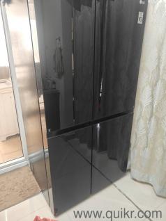 brand new refrigerator with no dent and scratch, selling it as moving abroad.