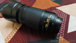NIKON 70-300MM LENS F/4-5.6G TELEPHOTO ZOOM LENS IN MINT CONDITION 