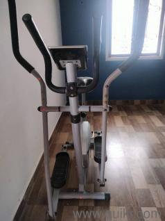 elliptical cross trainer 