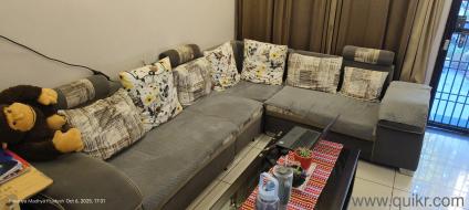 Urgently Selling Top Grade Sofa Set