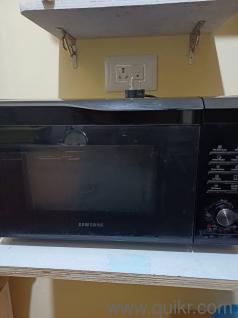 microwave oven samsung brand in very good condition only used very rarely 