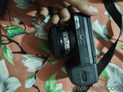Sony Alpha 6400 lest than one year old 