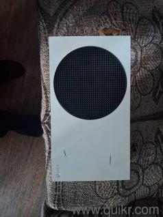 xbox series s gently used with all wires and 1 controller all reseted and no technical issues 