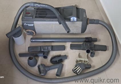 VACUUM CLEANER - GOOD CONDITION