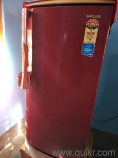 Refrigerator with single door in good condition 