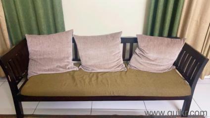 Sofa set and center table