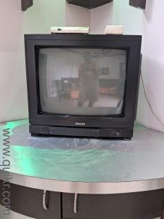 Old box type sd tv made of Phillips best in working condition