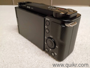 Excellently conditioned Sony ZV-E10 Mirrorless Camera with E PZ 16-50mm F3.5-5.6 OSS II Interchangeable Lens, Complete Accessories and Warranty.