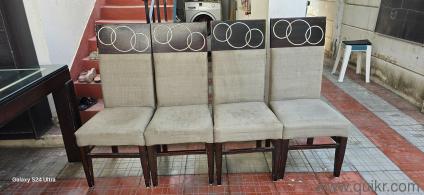 4 seater dining table available for sale