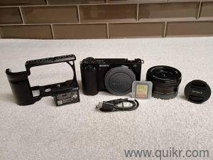 Excellently conditioned Sony ZV-E10 Mirrorless Camera with E PZ 16-50mm F3.5-5.6 OSS II Interchangeable Lens, Complete Accessories and Warranty.