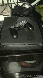 PS4 slim 1tb used like new nd works perfectly fine will give 2 digital games with ut