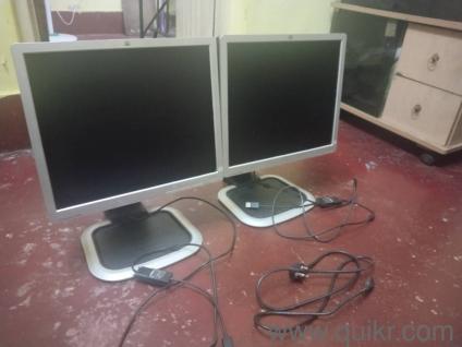 2 sets of Monitor - HP, 19 Inches in excellent condition 