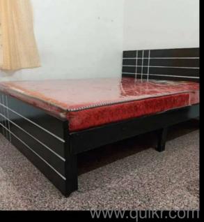 Queen Size bed with mattress