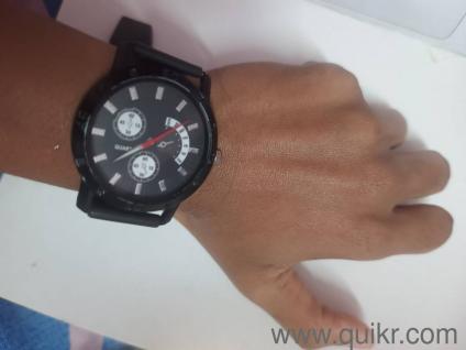 cool looking black quartz watch no single scratch good condition 