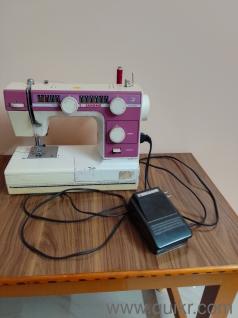 Janome tailoring machine for zigzag stitch, pico stitch, straight stitch.  For home use.