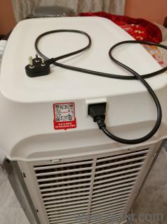 It is the new one convertible and foldable 80 litres no damage and it is under warranty used for 5 months