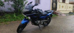 Bajaj Pulsar 220 F - 2017