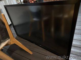 AKIRA 42 INCH LED TV (singapore model)