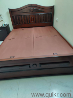 Queen size bed with storage 