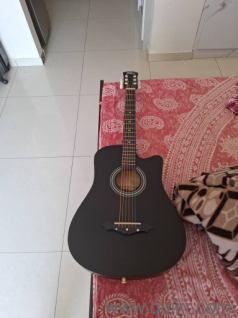 intern guitar with all accessories 