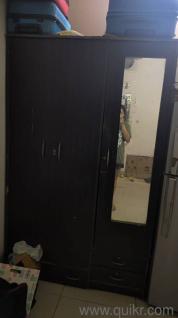 Wooden almirah sale urgently