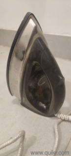 Philips iron box in good working condition.Used gently and heats properly.No damage, no issues.Ideal for daily home use.