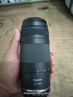 Band new Canon 75-300 mm lense